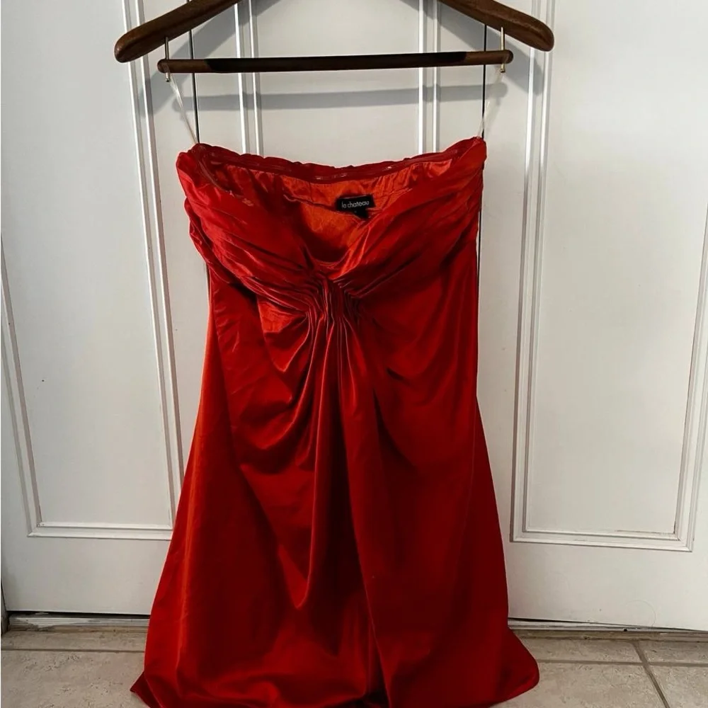 Le Chateau Fiery Red Satin Dress - Picture 4 of 5